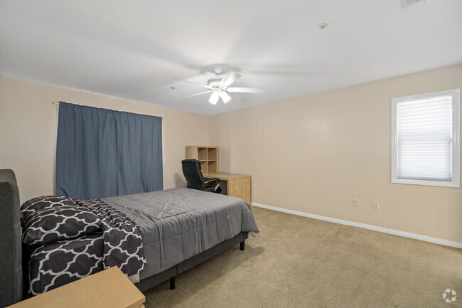 Building Photo - 3455 Dwight Ave Unit Master Bedroom Rental