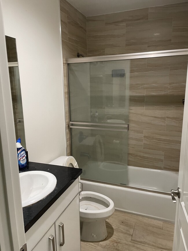 Photo - 431 N Los Robles Ave