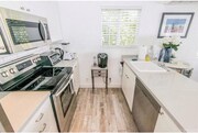 Full kitchen with dishwasher - 807 N Curson Ave House