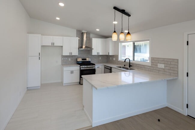 Building Photo - 34101 El Encanto Ave Unit C
