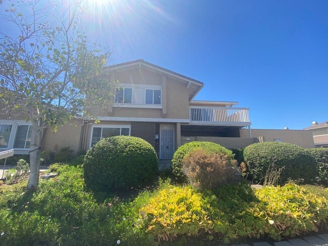 Building Photo - Lovely Townhome in Rancho Bernardo!