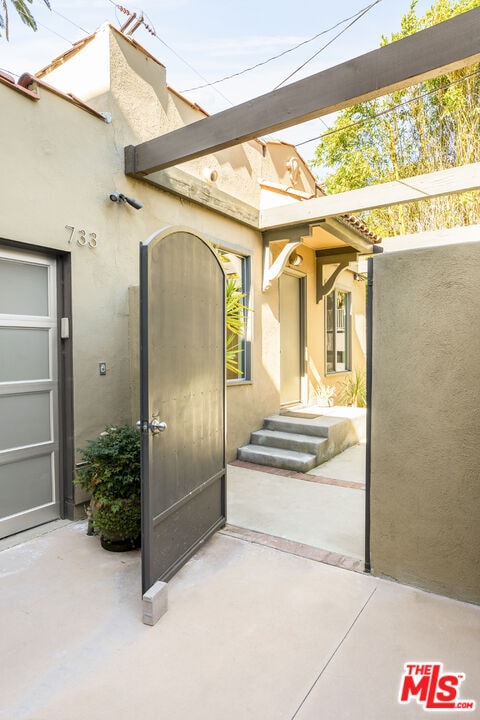 Photo - 733 Westmount Dr