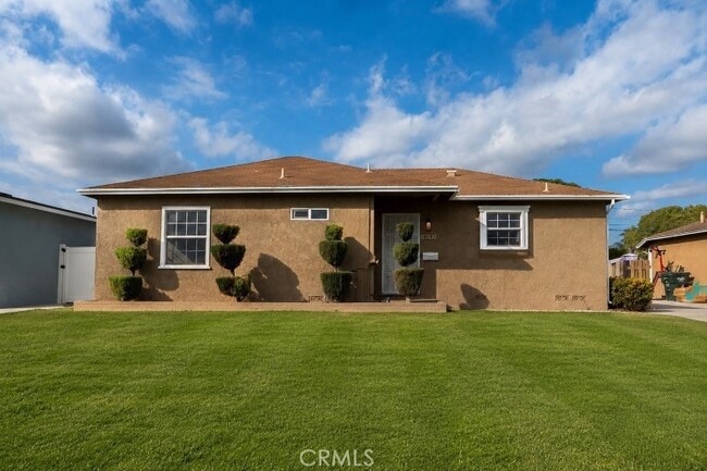 Building Photo - 14043 Mystic St