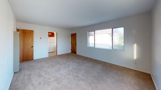 Building Photo - 1030 Isabella Ave Unit D