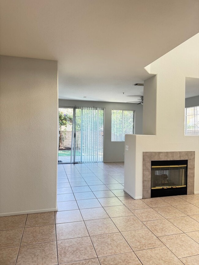 Building Photo - 3 BEDROOM HOME/GATED COMMUNTIY/NORTH OXNARD