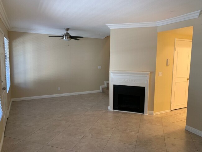 Building Photo - 8167 Vineyard Ave Rental