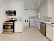 Photo - 722 N Kilkea Dr House
