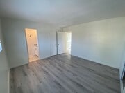 Photo - major8112 Unit D