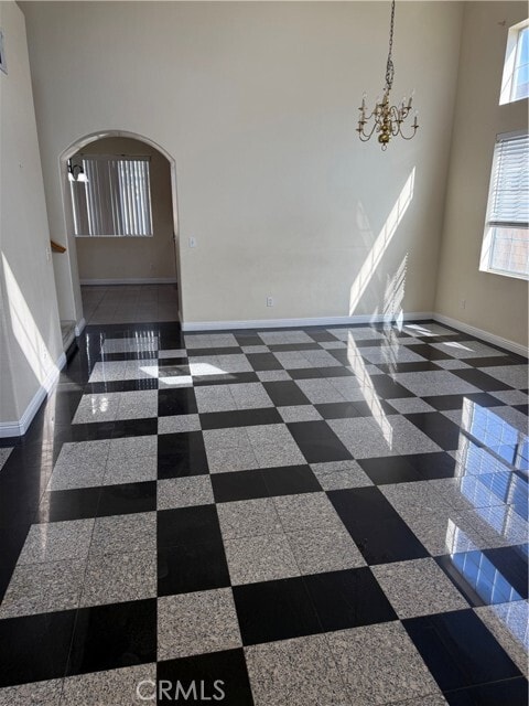 Photo - 865 Tam O'Shanter St