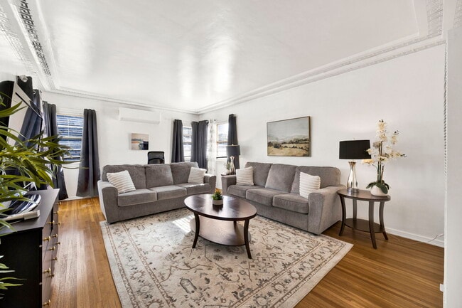 Photo - 4343 Laurel Canyon Blvd