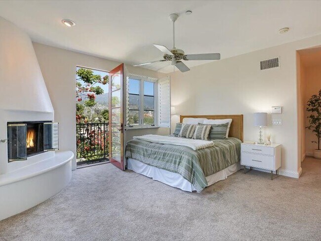 Photo - 220 Santa Barbara St