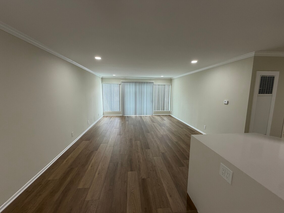 Floor Plan - Type D – 6202-6204