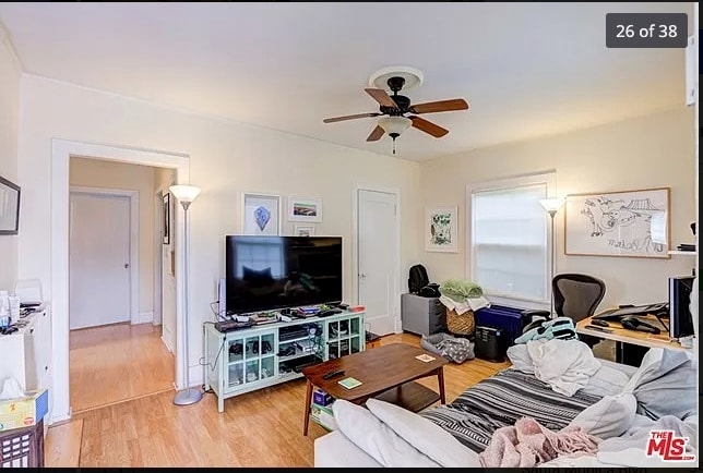 Photo - 923 Manzanita St