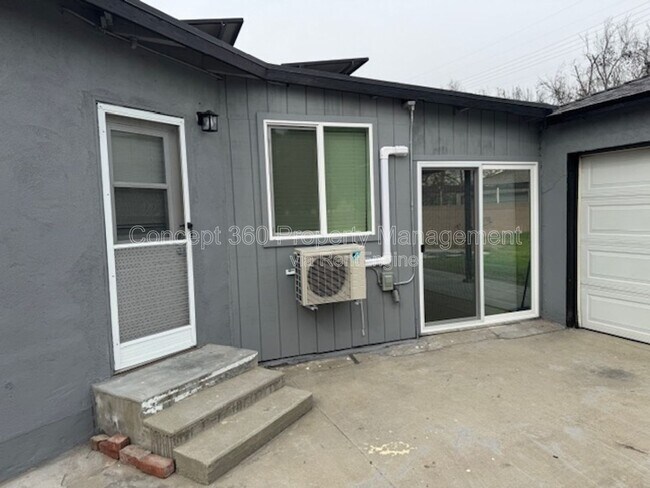 Photo - 5762 Cedar Ave Unit B