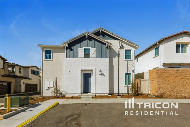Photo - 28186 Dwight Dr