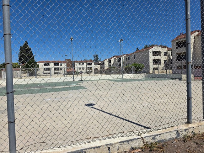 Photo - Santa Ana.  2 bedroom, 2 bathroom apartment! Unit A215