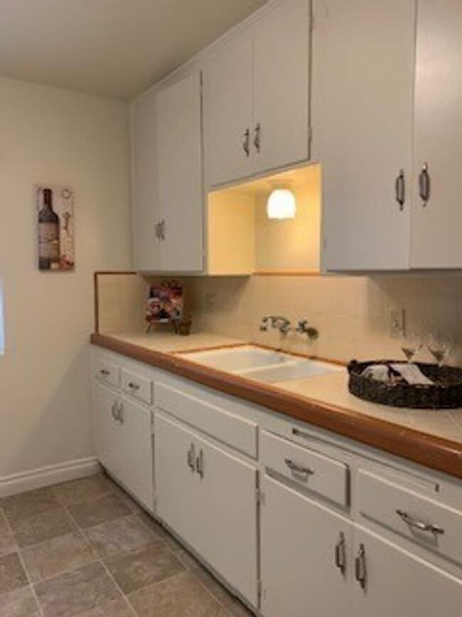 Photo - 2 bedroom, 1 bath, upper level unit