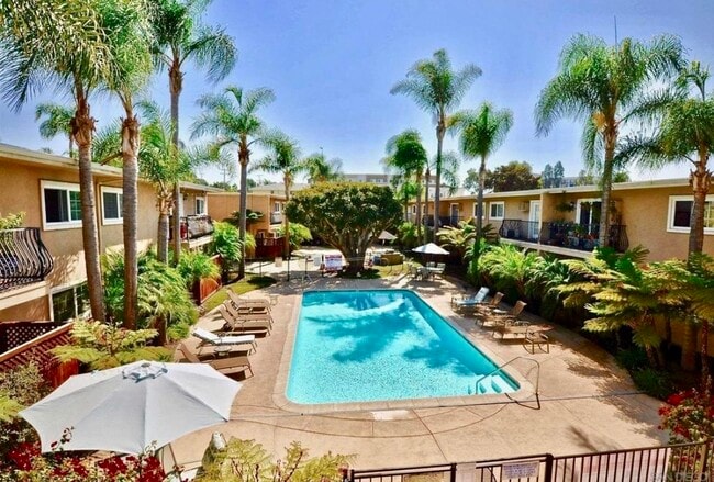 Charming and quiet condo - 4570 54th St Unit 219