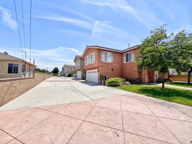 Photo - 3736 Puente Ave