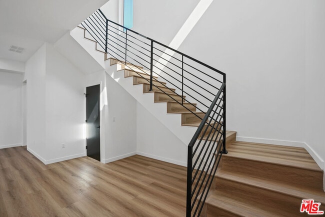 Photo - 5741 Cahill Ave