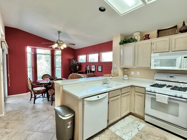 Photo - 78376 Moongold Rd