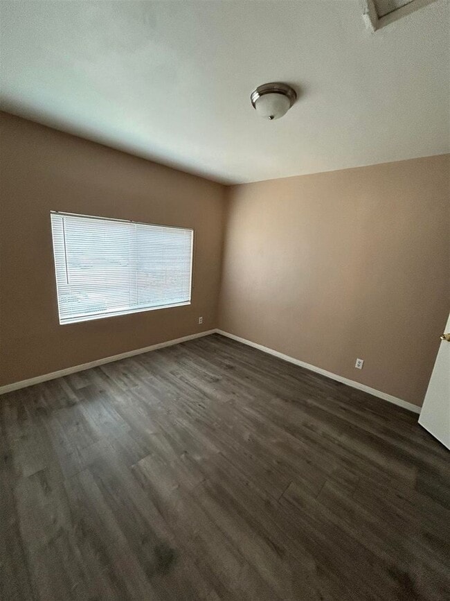 Photo - 2 bedroom, 1 bath Front unit of Duplex - *...