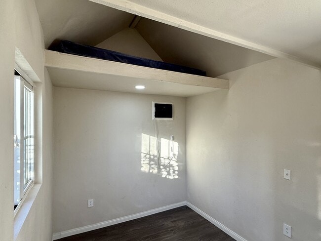 Photo - 5795 Kenwood Pl