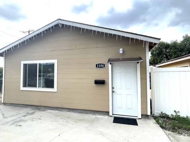 Building Photo - 1104 E Foothill Blvd Rental