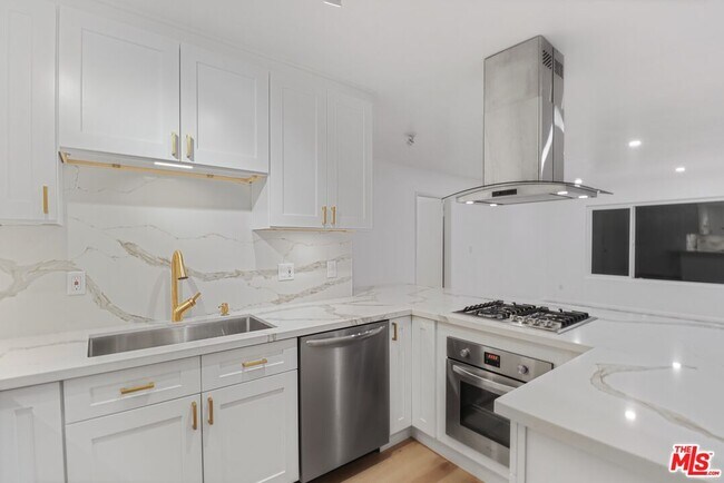 Photo - 1222 N Olive Dr Unit 216