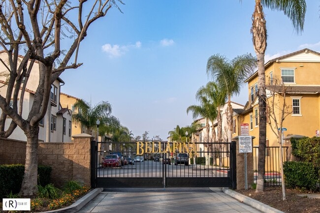 Building Photo - Lovely tri-level condo located in the gated community of Bellafina