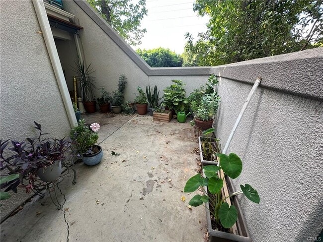 Photo - 18512 Mayall St