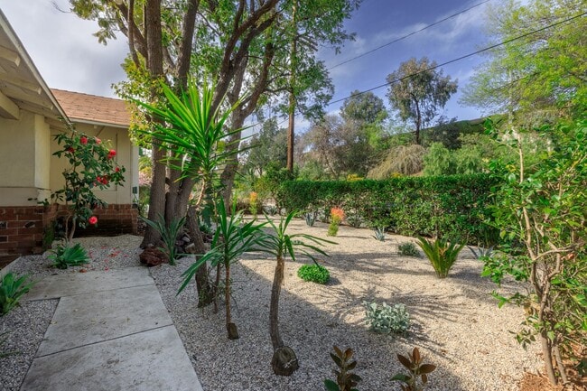 Photo - Cozy 3-bedroom Home Nestled in Encino!