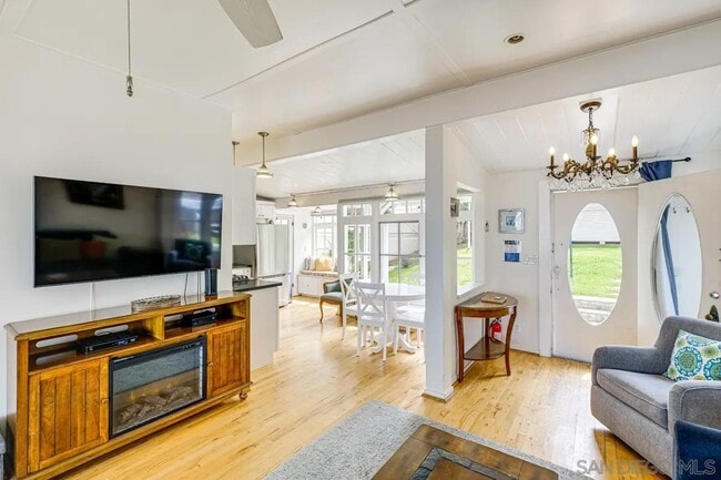 Photo - 866 Prospect St