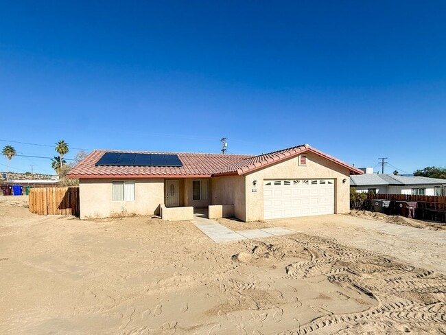 Building Photo - 29 Palms Home