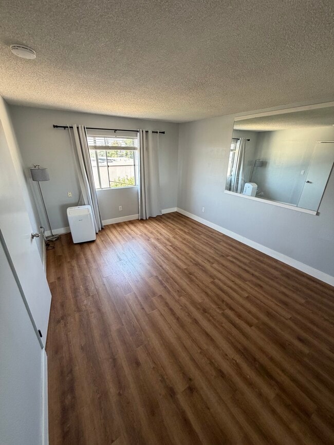 Building Photo - 2534 Haller St