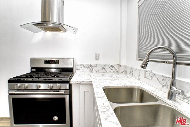 Photo - 1522 N Harvard Blvd Unit 4