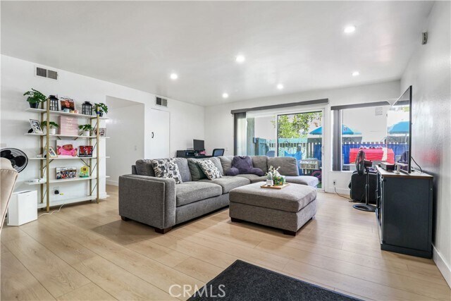 Photo - 5700 Etiwanda Ave