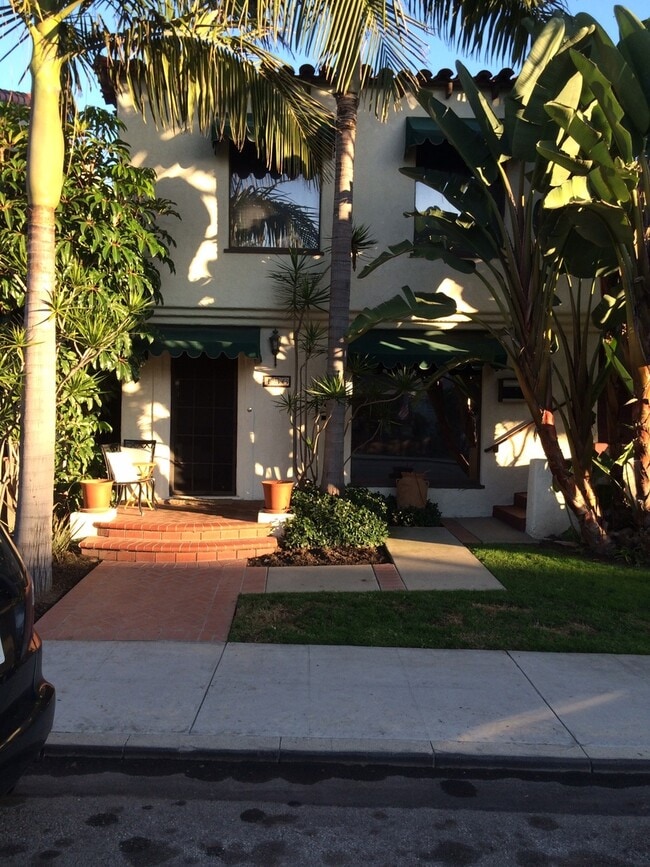 156 - 156 Apartment Unit 156 1/2