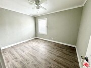 Photo - 1048 W 62nd St