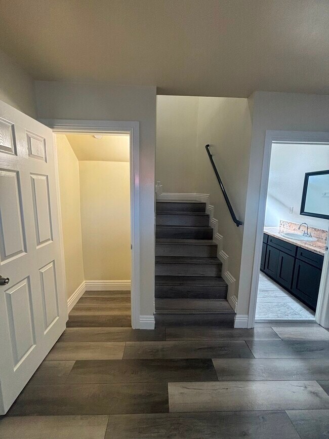 Photo - 1229 W Gage Ave