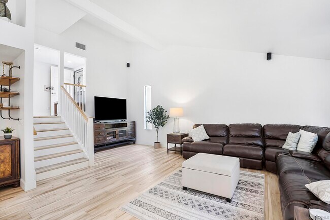 Photo - 1709 Kennington Rd