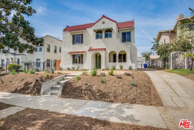 Building Photo - 1949 S Rimpau Blvd