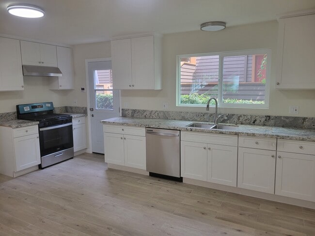 Building Photo - 303 Ohio St Unit 1