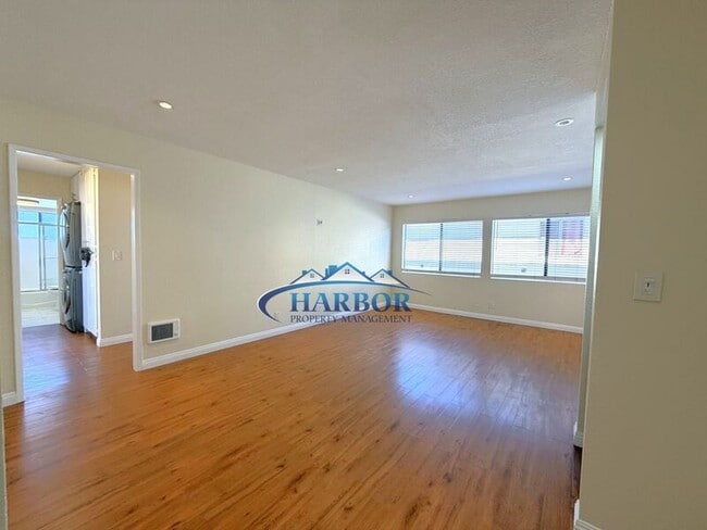 Photo - 1166 W 22nd St Unit 2