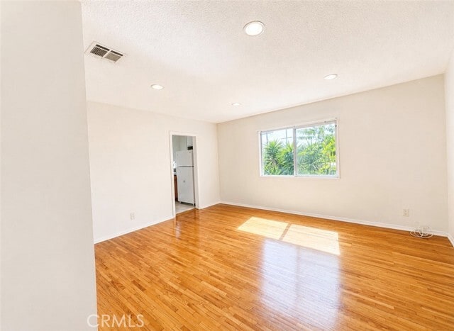 Building Photo - 1372 W 36th St Unit 4