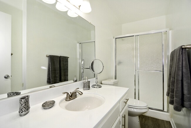 Photo - Zelzah Apartments