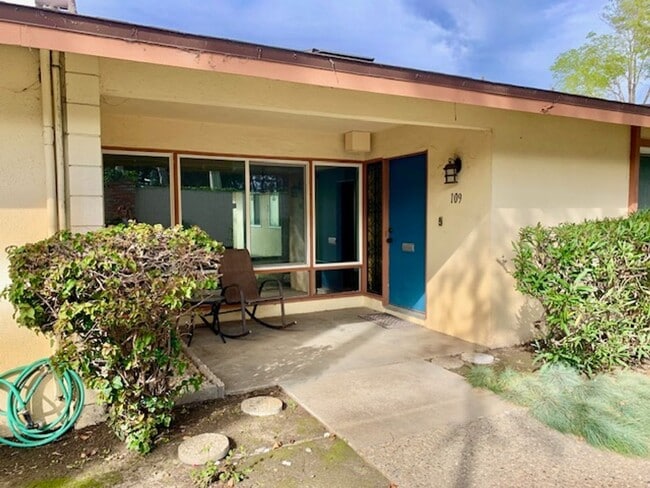 Building Photo - 3 Bedroom + 2 Bathroom Condo | Hueneme Bay 55+ Community | Unfurnished