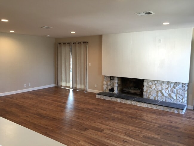 Photo - 5012 Sepulveda Blvd