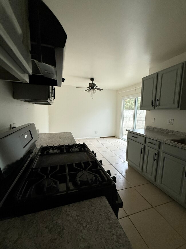 Photo - 305-302 N Dwyer Pl