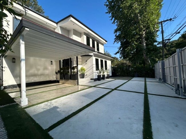 Photo - 1734 N Beverly Glen Blvd